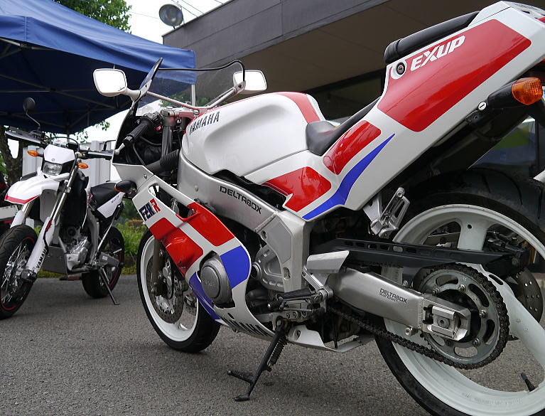 中古車輌 FZR400R_f0178858_1951589.jpg