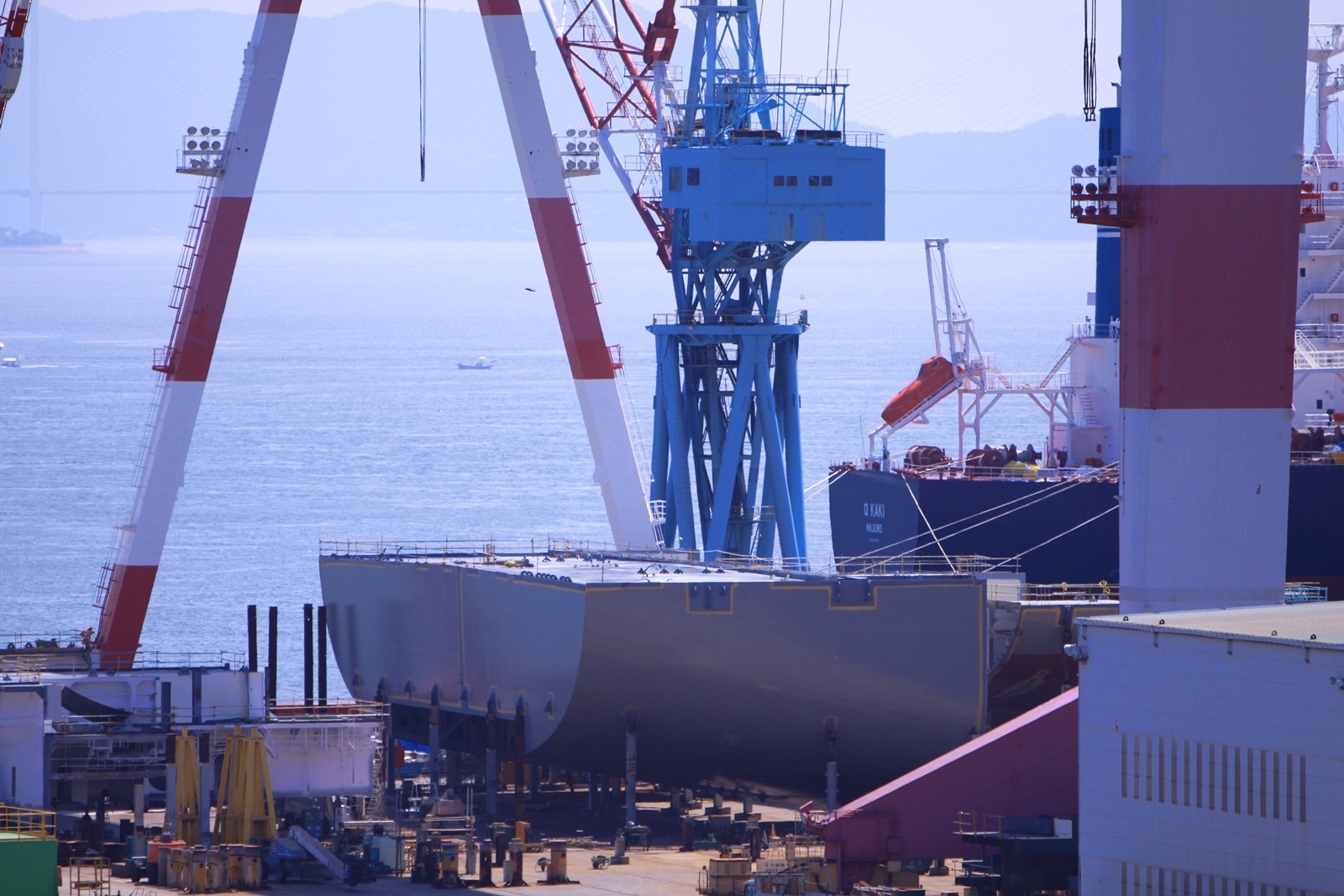 川崎汽船　14,000TEU　ｘ　5隻　今治造船へ追加発注へ　_b0279106_19500689.jpg