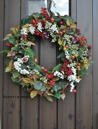 order wreath 赤いすずめうり　いかがでしょうか　　_c0219357_17275376.jpg