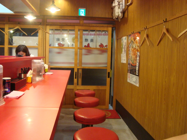 築地「海老そば専門店 築地えび金」へ行く。_f0232060_1755305.jpg