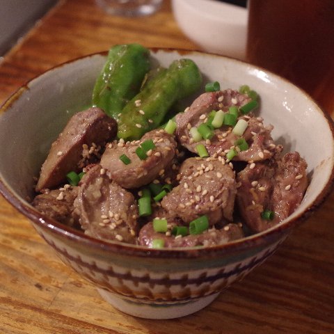 まかないレシピ　鶏レバー丼２種_b0300620_16511262.jpg