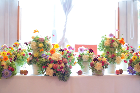 秋の装花 草花で 明るく楽しい結婚式の花に 幕張オレアジ様へ 一会 ウエディングの花