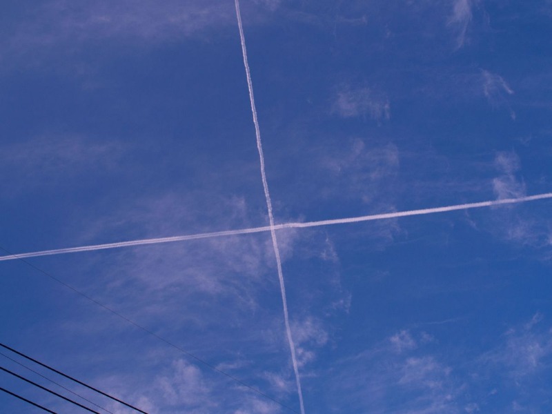 飛行機 雲 クロス トップ画像素晴らしい 飛行機 雲 クロス トップ画像素晴らしい