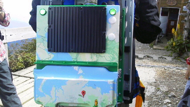 Googleストリートビューのカメラが上がって来ました スイカが上がって来たのかと思う外見 マップのかわいいデザインですが案外重い 見られる日が 楽しみです つるぎさん山小屋日記