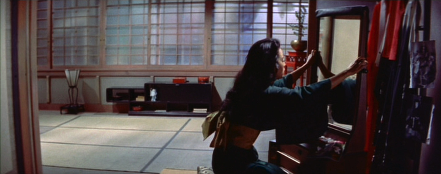 山口淑子（Yoshiko Yamaguchi）「東京暗黒街・竹の家」（1955）…其の壱_e0042361_22344091.jpg
