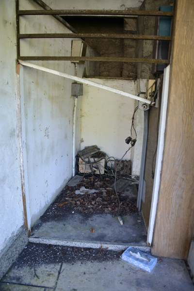 彦根なら彦根城よりすごい?!謎の城・佐和山遊園(珍スポット)_e0171573_18525527.jpg