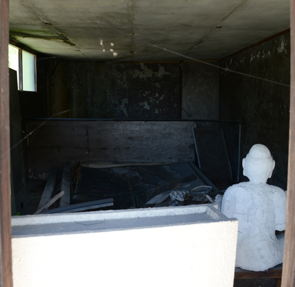 彦根なら彦根城よりすごい?!謎の城・佐和山遊園(珍スポット)_e0171573_1853334.jpg