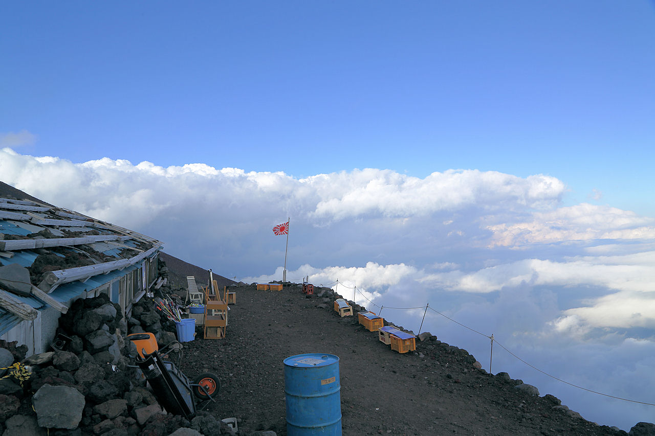 富士山頂を目指し...その壱_b0249832_4263053.jpg