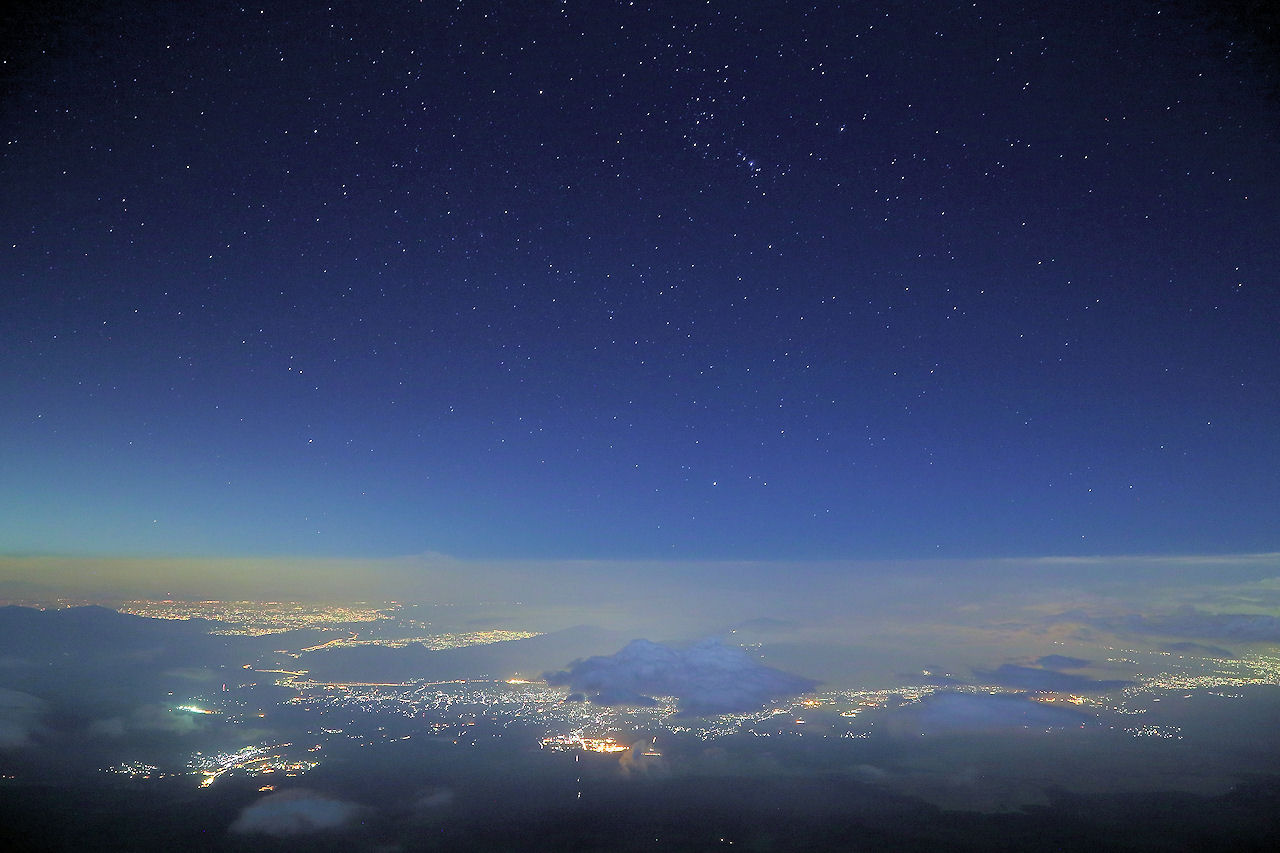 富士山頂を目指し...その壱_b0249832_4314876.jpg