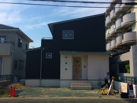 高丘西 Wさんの家 ★住設工事、給排水工事、電気設備工事、板金工事、外構工事_d0205883_1052256.jpg
