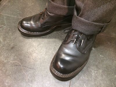 工房スタッフの足元_d0166598_1734446.jpg