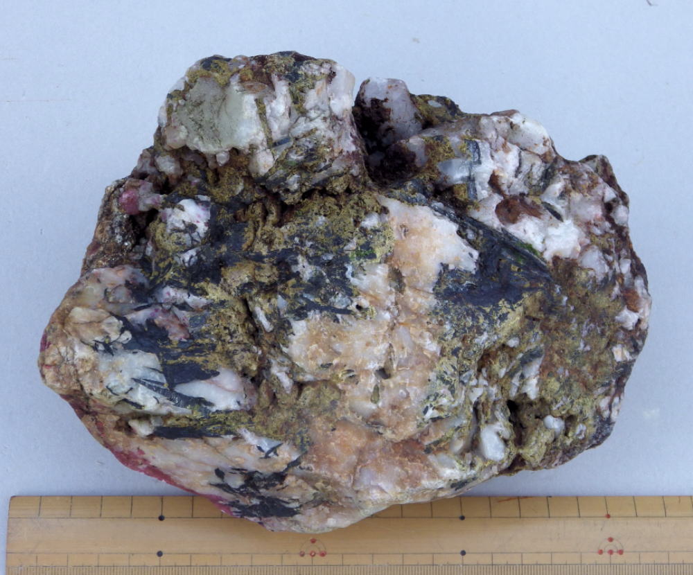 鐘打鉱山の鉄重石と灰重石 スカルンと熱水 高温 高圧鉱物の薄物館 鐘打鉱山の鉄重石と灰重石 スカルンと熱水 高温 高圧鉱物の薄物館