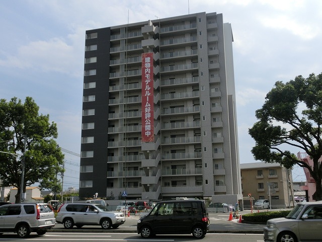 富士市の「まちなか」一等地？のマンションが完成し入居が始まった_f0141310_7482673.jpg