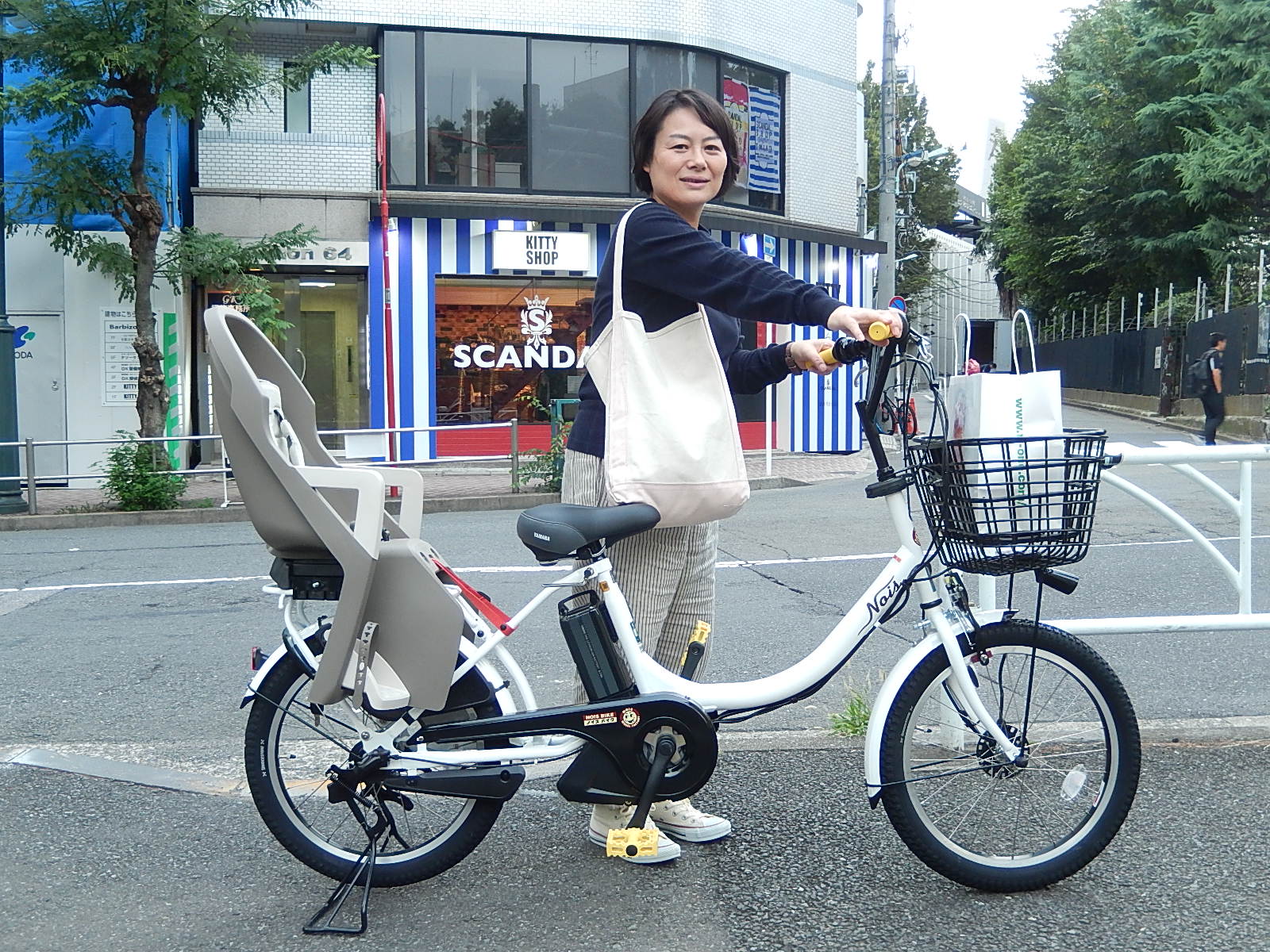 9月19日　渋谷　原宿　の自転車屋　FLAME bike前です_e0188759_194667.jpg