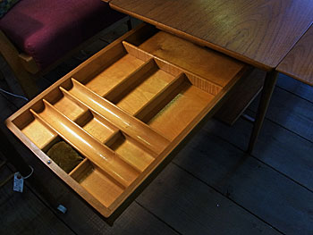 center table_c0139773_184420.jpg