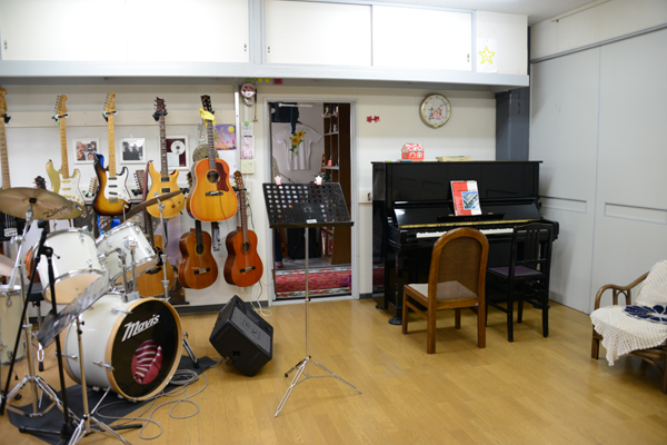歌のレッスンで体や心が軽くなる?!ソプラノ歌手・杉本明子さんの人生が楽しくなる音楽教室_e0171573_2152331.jpg