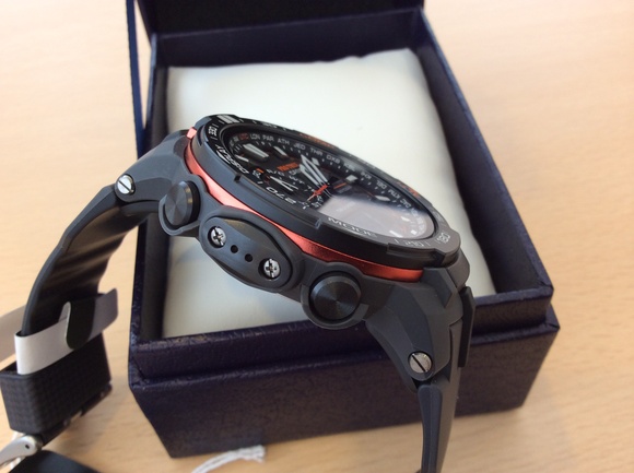 長年の激務 お疲れ様 SUUNTO VECTOR君m(__)m_c0147398_10330.jpg
