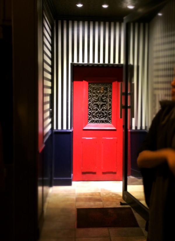 Little Red Door, cocktail bar @ Paris - リトル・レッド・ドア、パリのカクテルバー_a0231632_41046.jpg