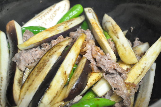 牛バラ肉とお茄子の甘辛ガーリック煮_f0318142_11421170.jpg
