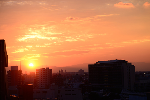 昨日の夕日なんですが_a0155464_5294777.jpg