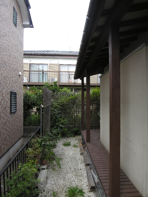 住宅密集地に建つ二世帯住宅_b0349892_07490306.jpg