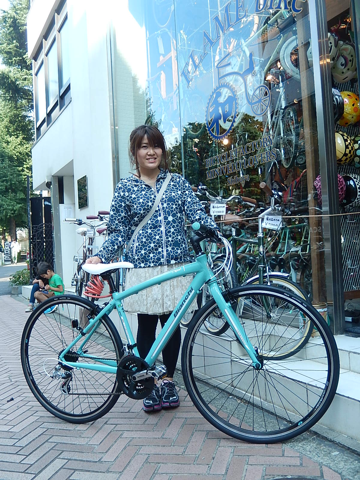 9月24日 渋谷 原宿 の自転車屋 FLAME bike前です_e0188759_1615188.jpg