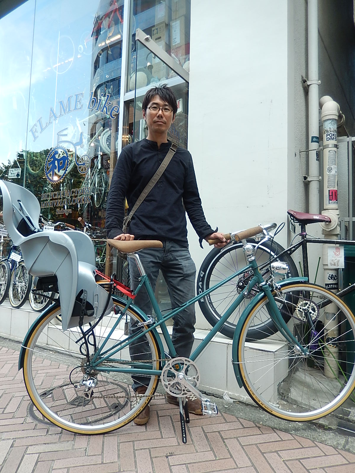 9月24日　渋谷　原宿　の自転車屋　FLAME bike前です_e0188759_161551.jpg