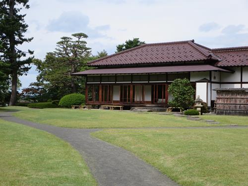 【青森・弘前りんご旅】⑯藤田記念庭園の和館_c0042960_16198100.jpg