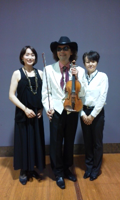 敬老の日コンサート♪_e0149388_1123115.jpg