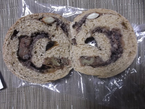 カリンベーグル 白味噌ナッツ・粒あん_f0076001_0365260.jpg