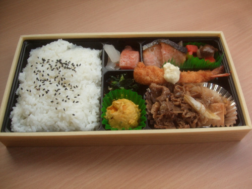 【もうすぐ終了】ほっともっと　松・幕の内弁当　690円【食べ納め】_d0188613_131157.jpg