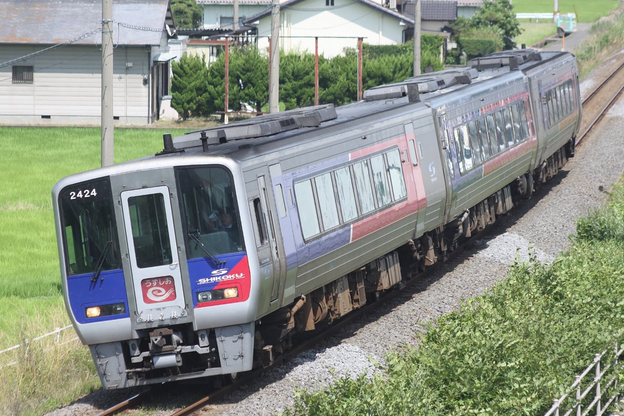 JR四国の列車たち7～N2000系「うずしお」「あしずり」～_e0283532_863747.jpg