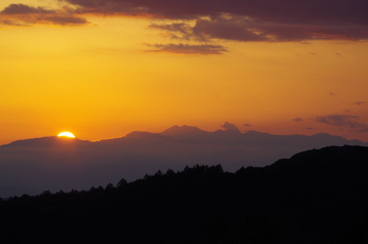 夕日が綺麗なピラタスの丘_d0102327_2344417.jpg
