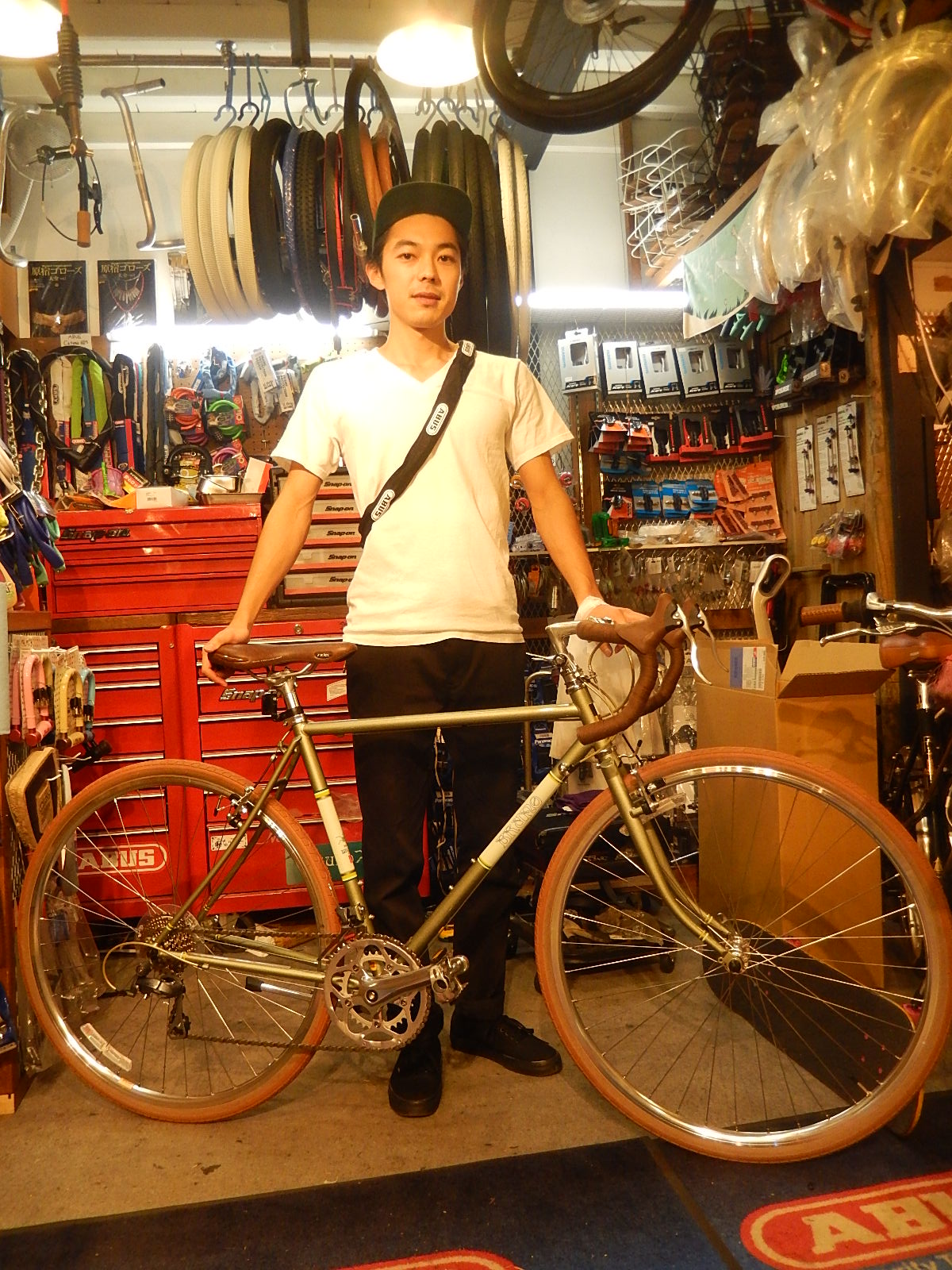 9月25日 渋谷 原宿 の自転車屋 FLAME bike前です_e0188759_2122684.jpg