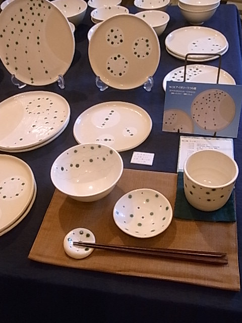関西つうしんにて、陶工房アイボリー個展始まりました!_d0322493_005356.jpg