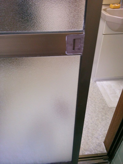 浴室ドアの滑りを良く 千葉 内装リフォーム 外壁塗装のライズホーム スタッフ日記