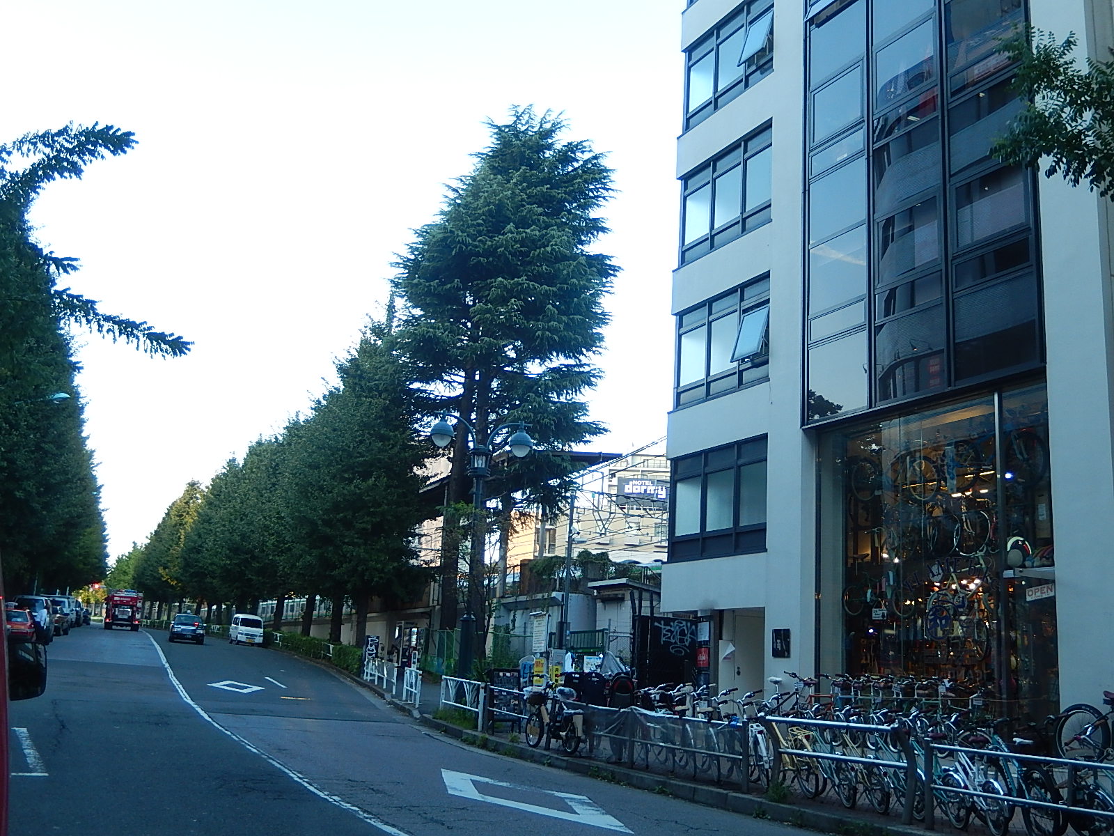 9月26日　渋谷　原宿　の自転車屋　FLAME bike前です_e0188759_17232482.jpg