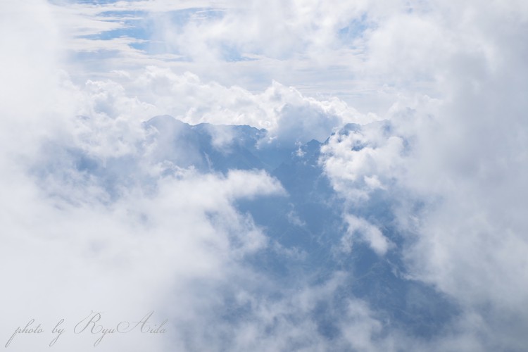 雲の切れ目_f0332795_23595347.jpg