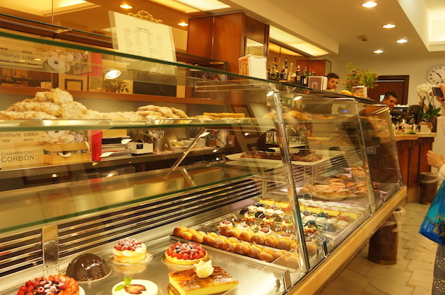 プラートでお菓子屋さん巡り_f0106597_1718356.jpg