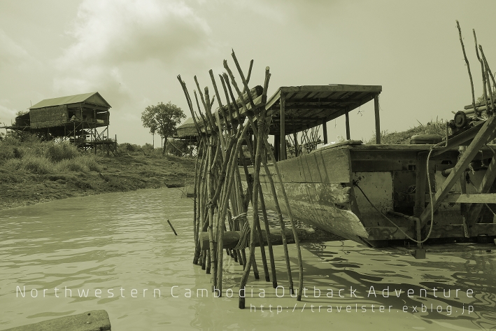 湖の水かさが10m増減する集落へ行く - Kampong Phluk -_b0108109_10553772.jpg