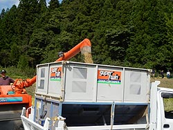 稲刈り体験(月光原小・西根小)_d0247484_1444652.jpg