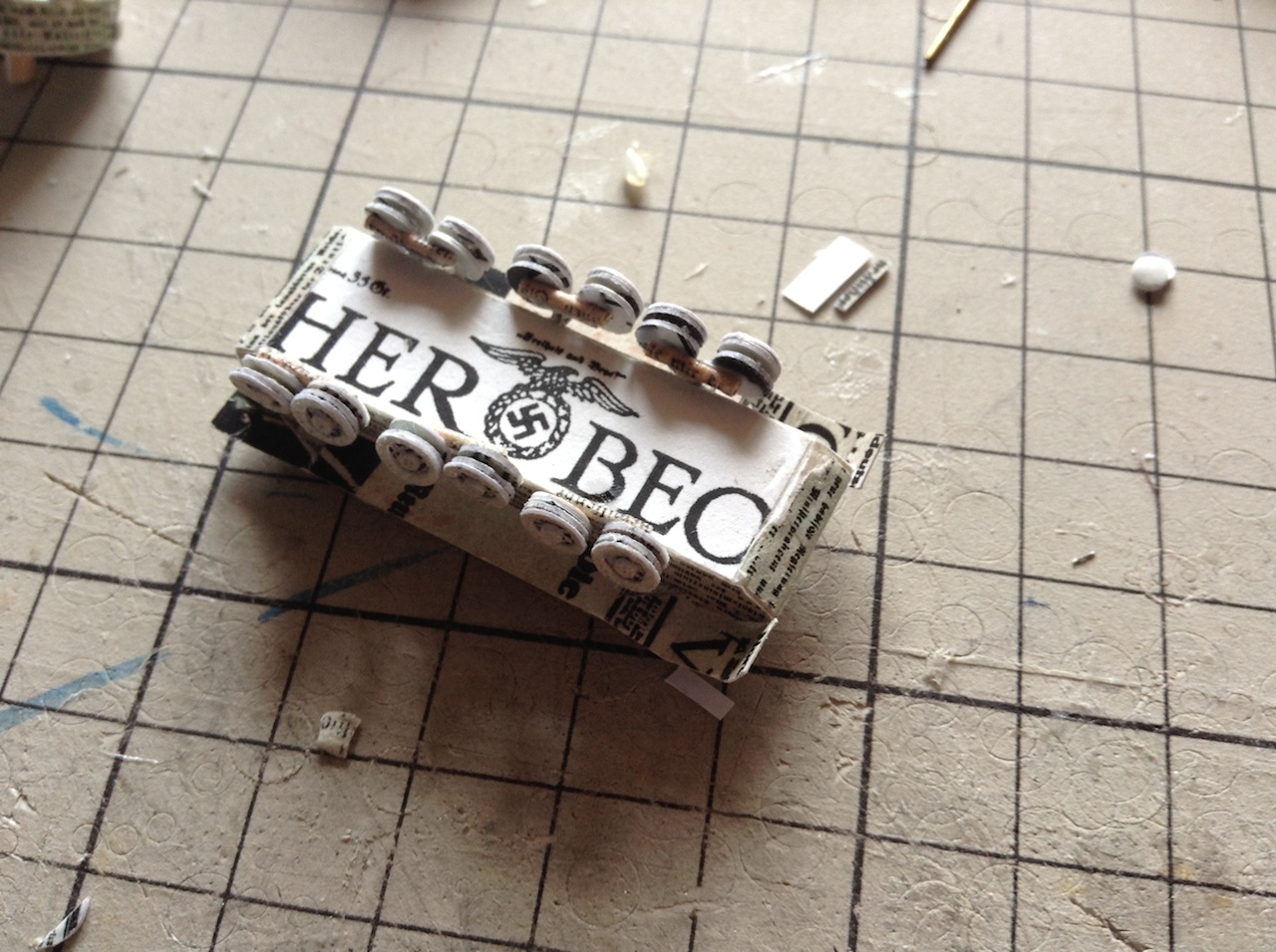 コツコツ制作しています。_b0189209_15315771.jpg