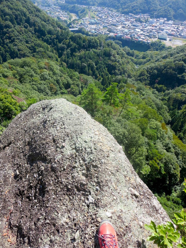 怖かった〜。。。岩殿山〜稚児落とし！！！　_a0165316_20255670.jpg