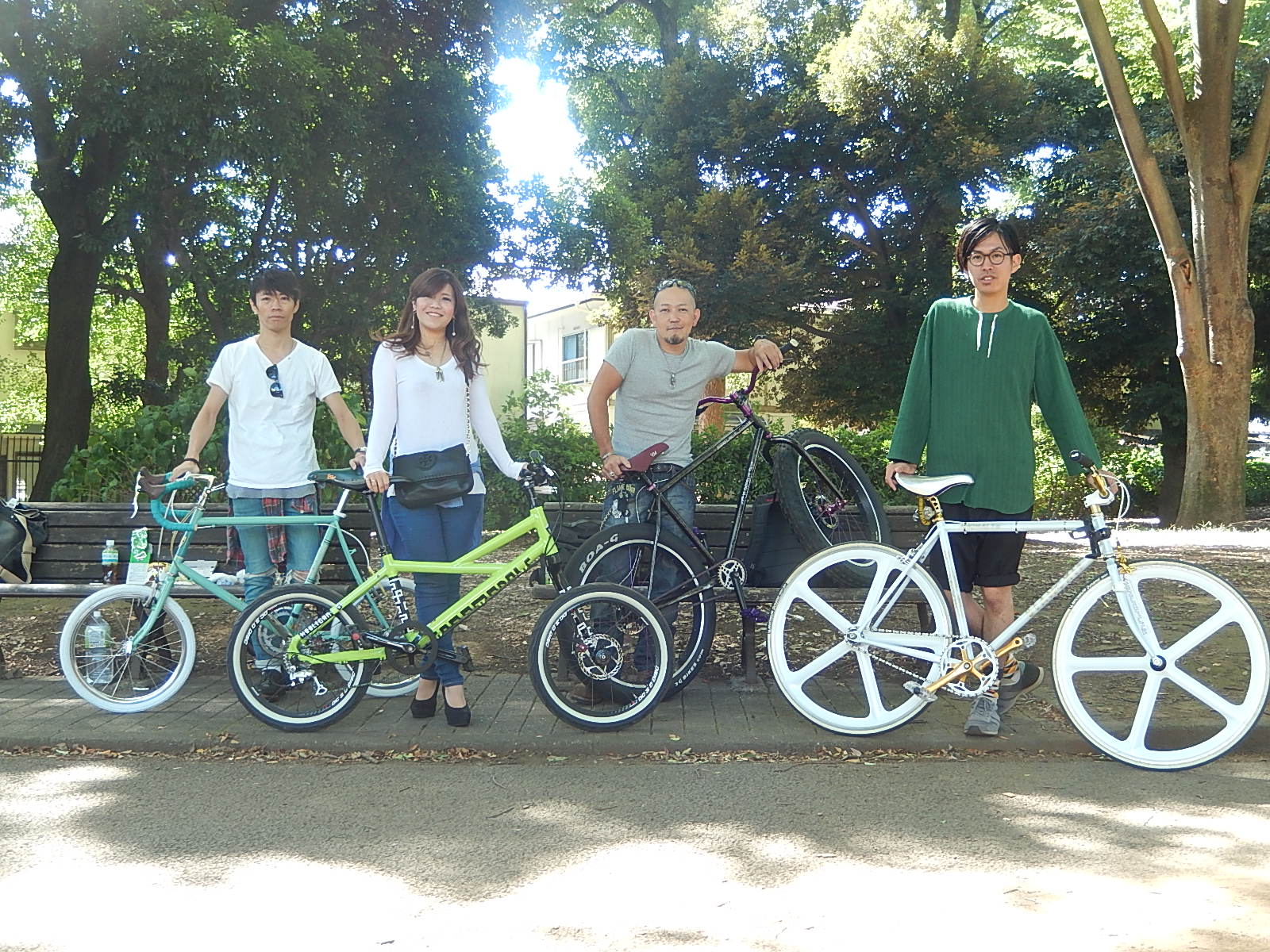 9月28日　渋谷　原宿　の自転車屋　FLAME bike前です_e0188759_1248057.jpg