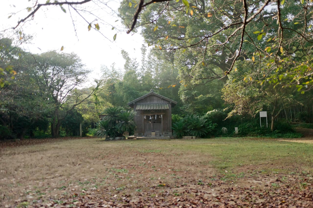 三柱神社　福岡県古賀市青柳町_b0023047_04442196.jpg