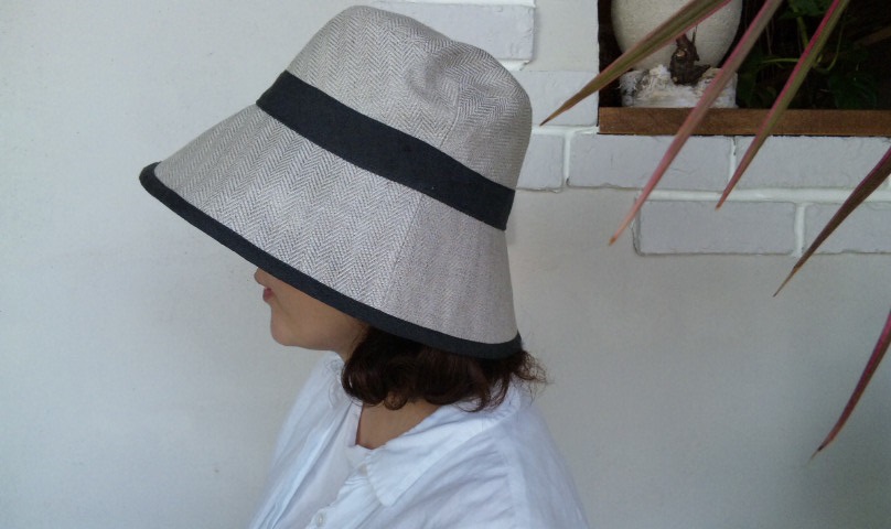 blanca*さん 「ブローチ!ブローチ!ブローチ!」出店者のご紹介12。_e0060555_020571.jpg