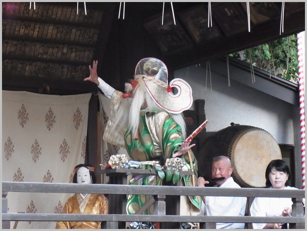 御嶽神社例大祭奉納御神楽_a0086270_0161063.jpg