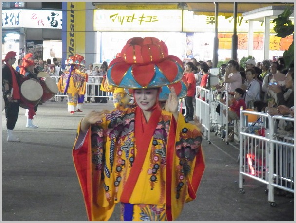 御嶽神社例大祭＆ふくろ祭り（クイチャーパラダイス）_a0086270_1219100.jpg