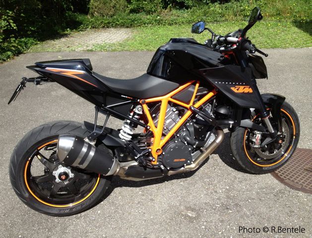KTM 1290 Super Duke R 向け BST ｶｰﾎﾞﾝﾎｲｰﾙ [10/26追記] : ば
