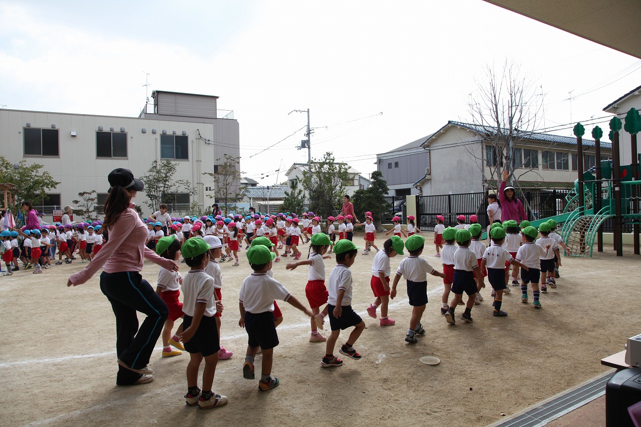 運動遊びを楽しむ子ども_b0277979_1934542.jpg